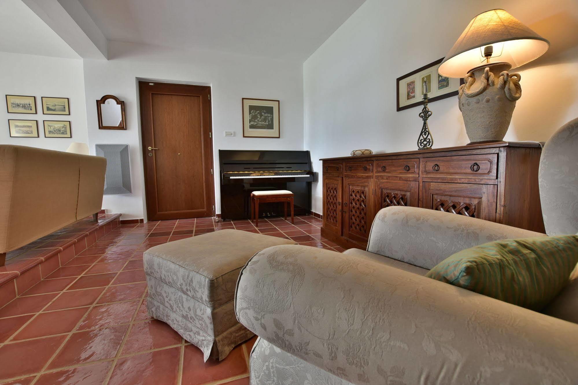 Ktima Grammeno Beachside Villa 팔라이오코라 외부 사진